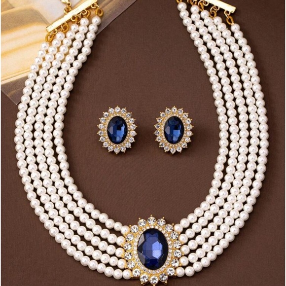 Vintage Elegant Luxurious  Gold Plated Rhinestone Faux Pearl Beaded Necklace - Picture 4 of 5